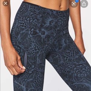 Lululemon Run On Tight